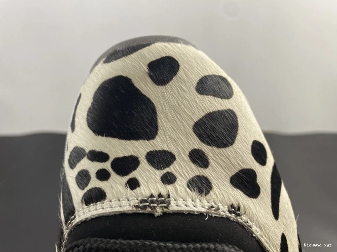 11 JORDAN AIR AR0715-010 INSTINCT ANIMAL 0710
